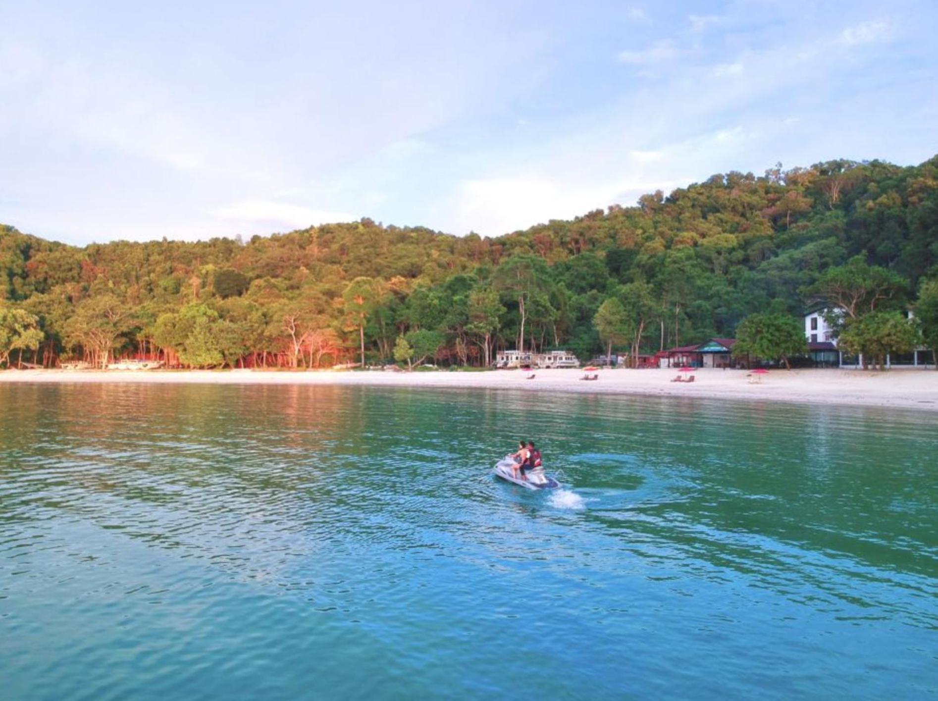 Dolphin Bay Island Resort Kota Belud Bagian luar foto