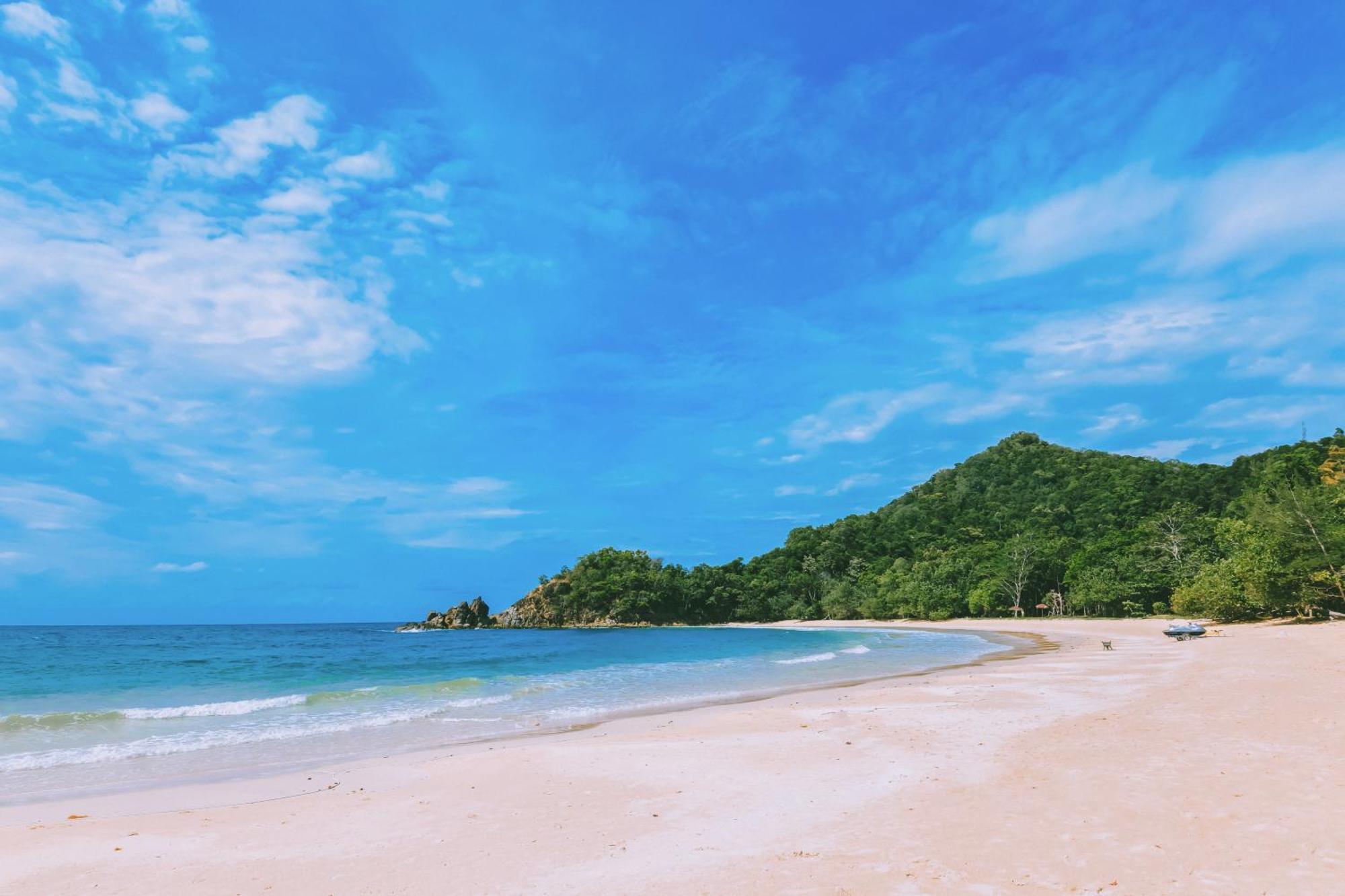 Dolphin Bay Island Resort Kota Belud Bagian luar foto