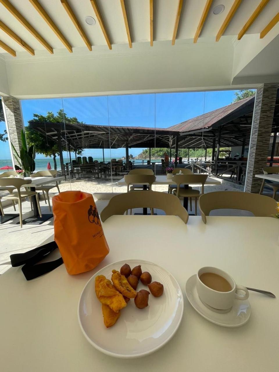 Dolphin Bay Island Resort Kota Belud Bagian luar foto